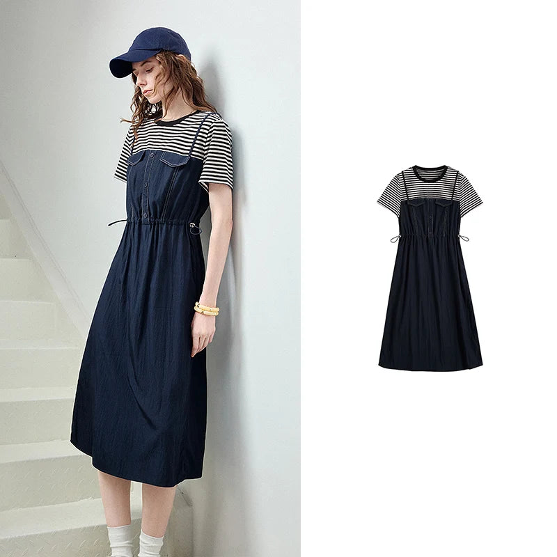 Vestido Camiseta Midi Listrado com Cintura Marcada