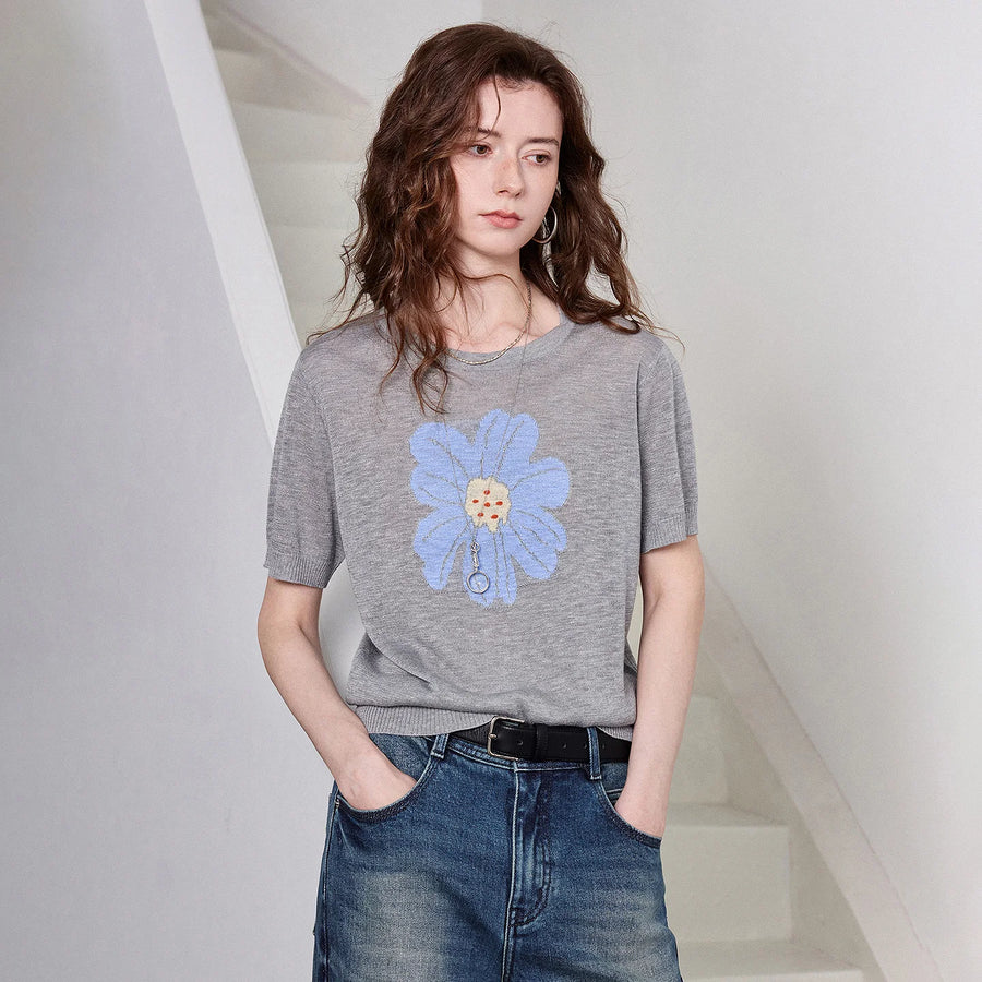 Blusa Feminina de Tricô Jacquard Floral Manga Curta