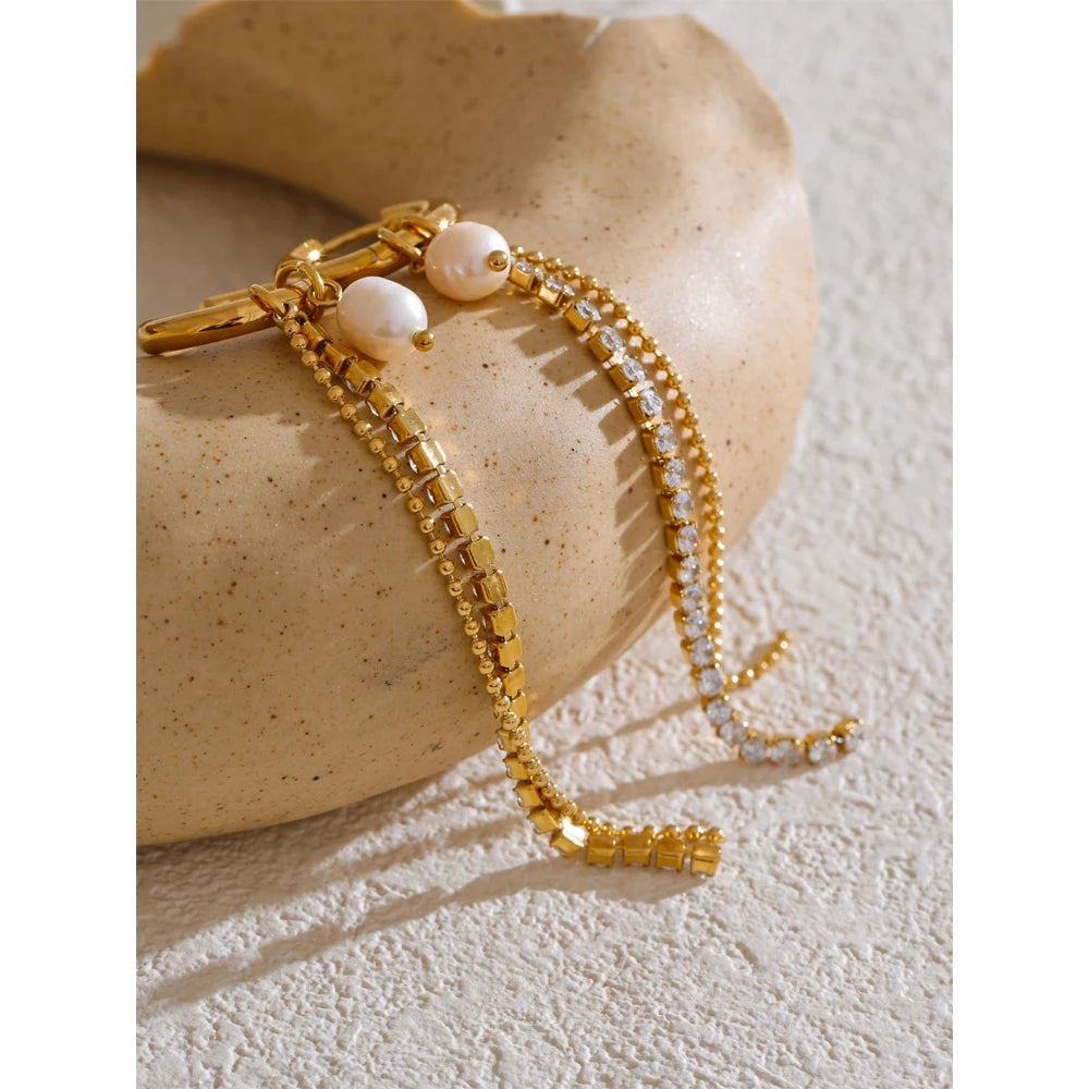 Brinco Pendente Longo com Pérola Natural e Zircônia