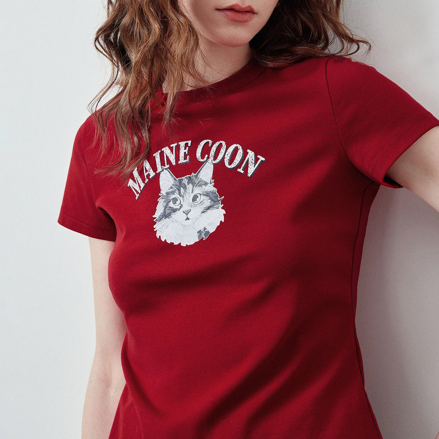 Camiseta Feminina Slim com Estampa de Gato Retrô