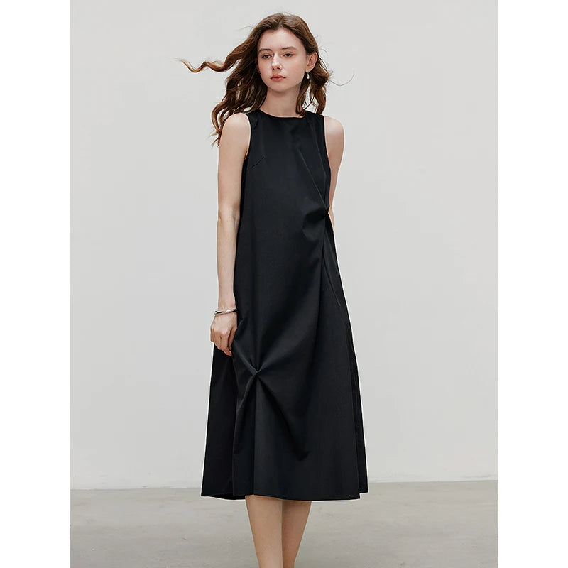 Vestido Curto sem Manga com Caimento Evasê