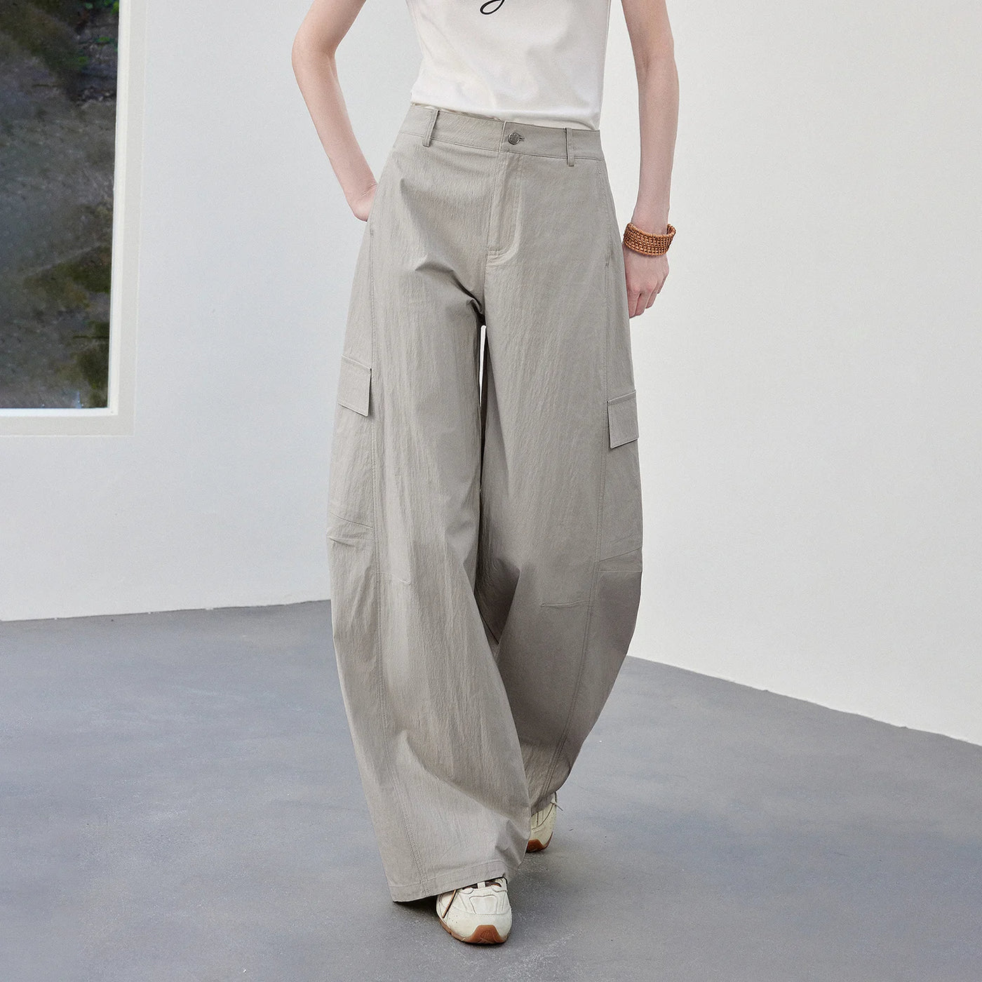 Calça Cargo Feminina Wide Leg com Múltiplos Bolsos