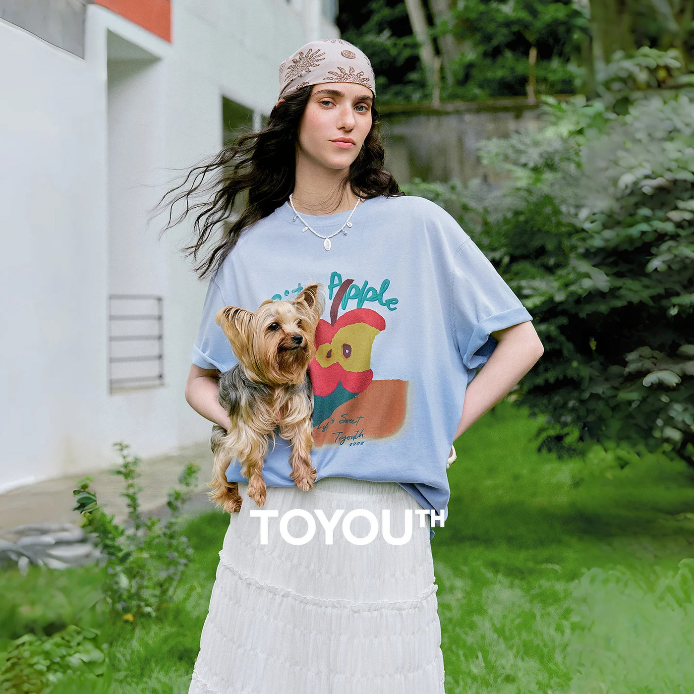 Camiseta Feminina Degradê com Estampa de Maçã