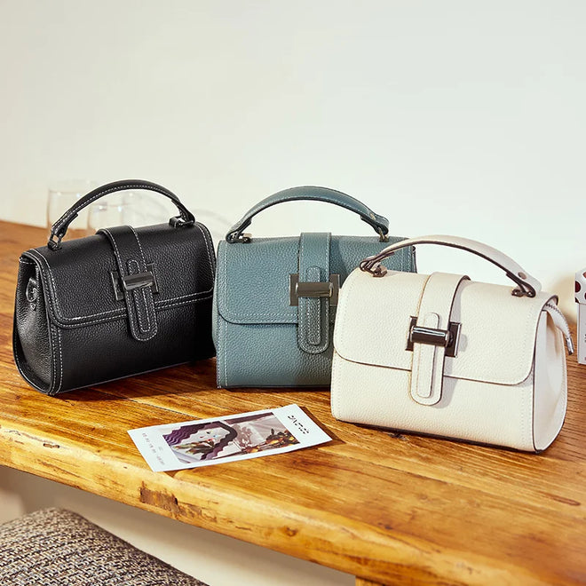 Bolsa feminina pequena de couro legítimo transversal quadrada com alça única