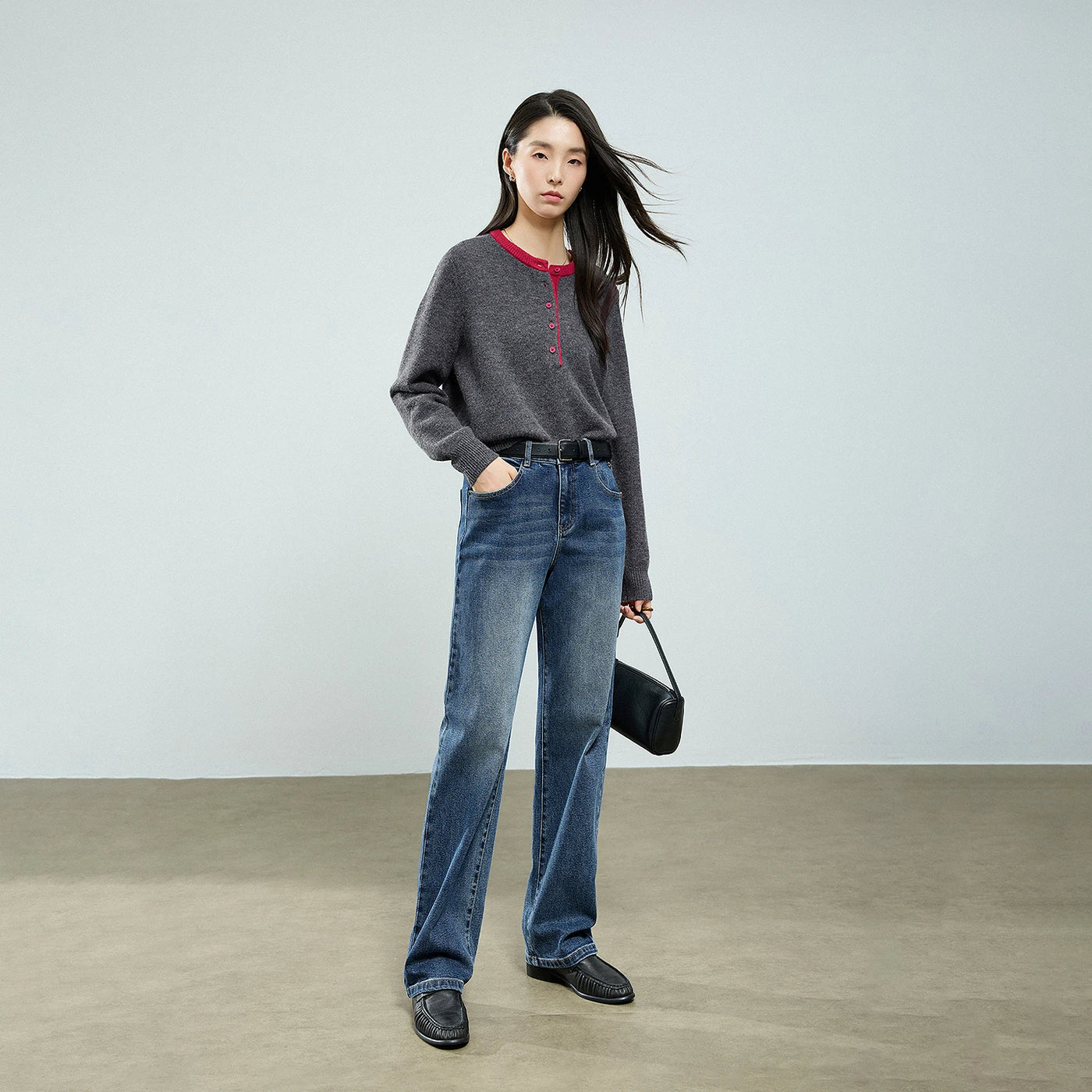 Suéter Feminino Bicolor com Modelagem Ajustada
