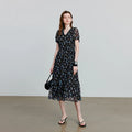 Vestido Midi Floral Preto de Chiffon com Decote V