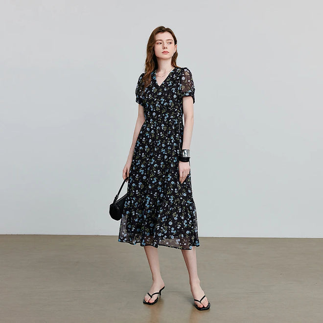 Vestido Midi Floral Preto de Chiffon com Decote V