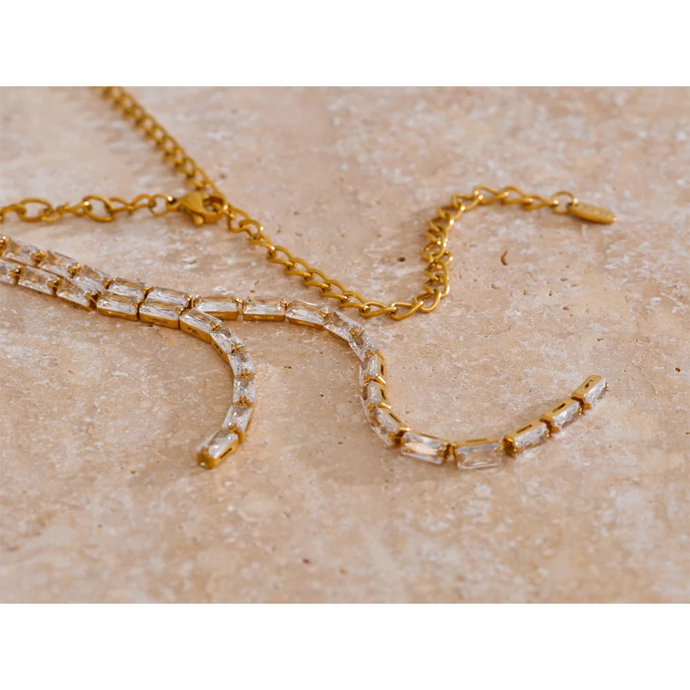 Colar Feminino Gota com Zircônias Coloridas em Aço Inoxidável