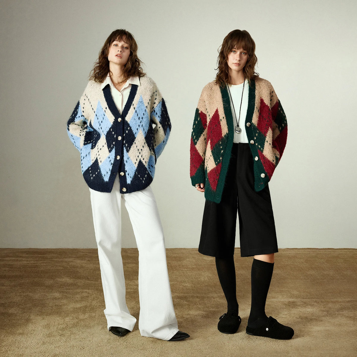 Cardigan Feminino de Tricô Argyle Nórdico com Decote V