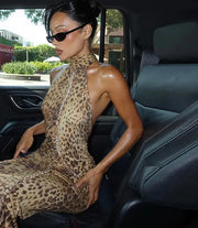 Vestido Longo Feminino Animal Print com Costas Abertas