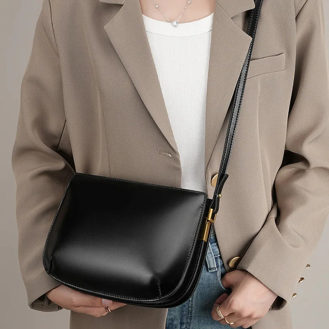 Bolsa Feminina Vermelha em Couro Legítimo Minimalista para Ombro