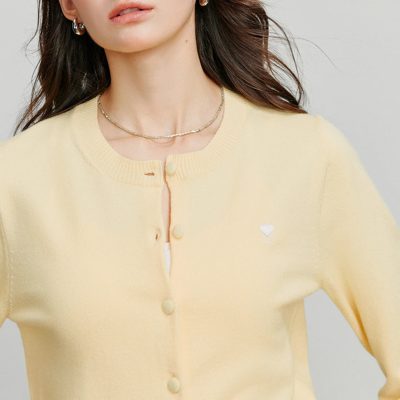 Cardigan Feminino de Tricô com Lã e Gola Redonda