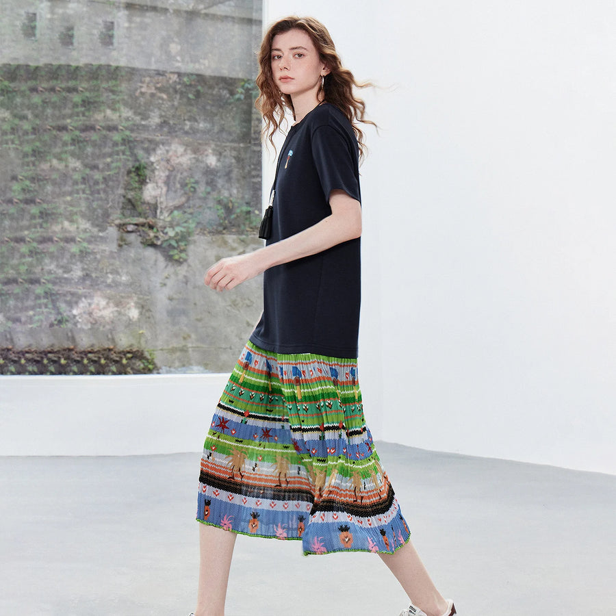 Vestido Camiseta Midi Artístico com Recortes