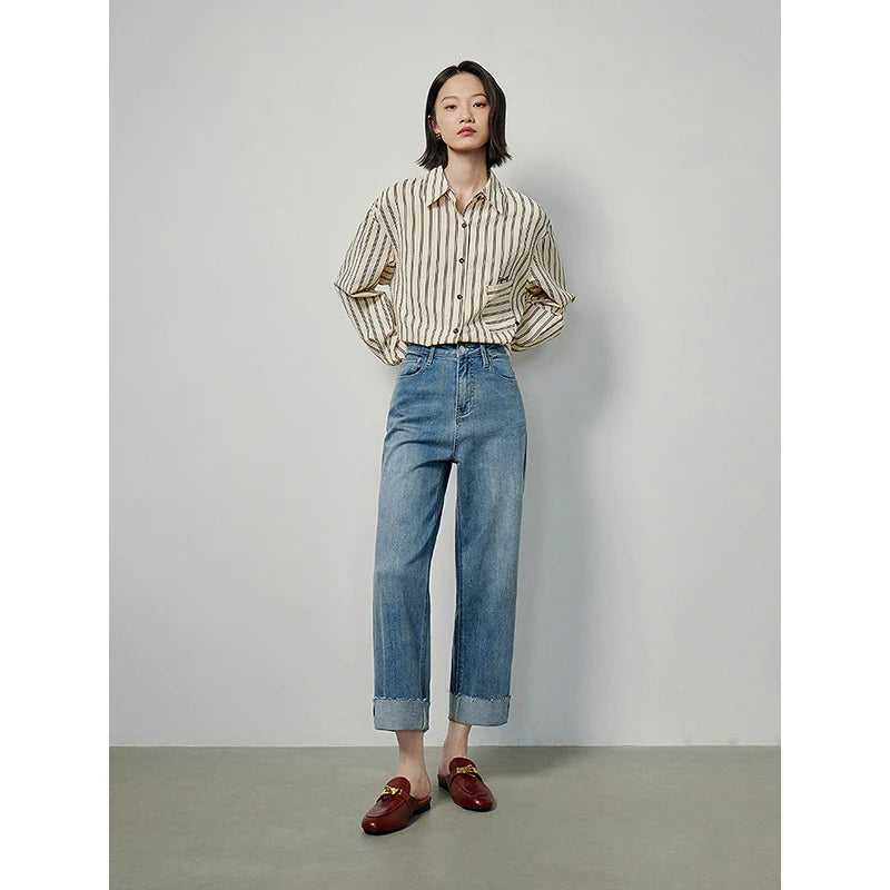 Calça Jeans Feminina Reta Cropped com Patchwork