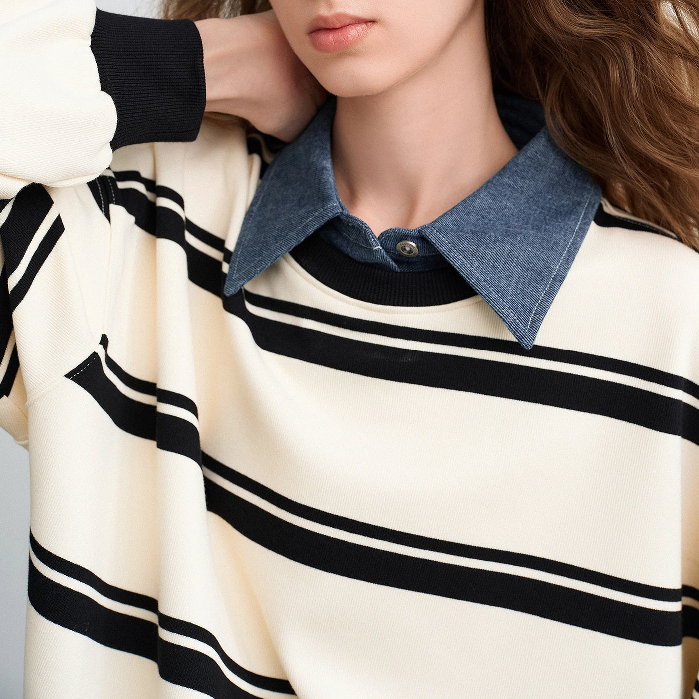Moletom Feminino Listrado Efeito Duas Peças com Gola Jeans