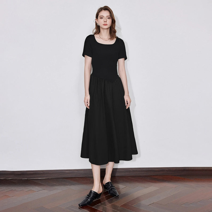 Vestido Midi Preto com Decote Quadrado