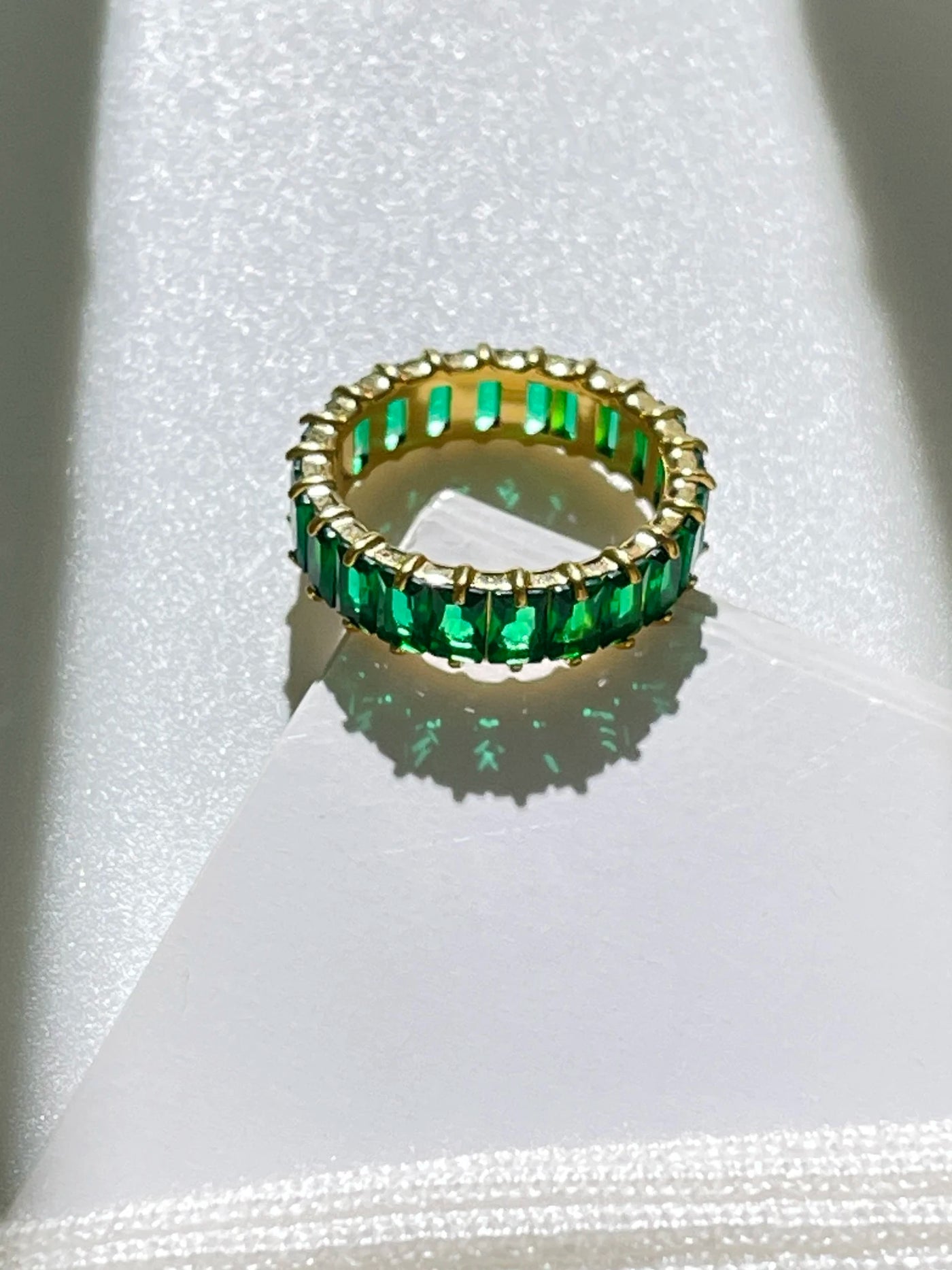 Anel Aliança Baguete com Zircônia e Banho Ouro 18K