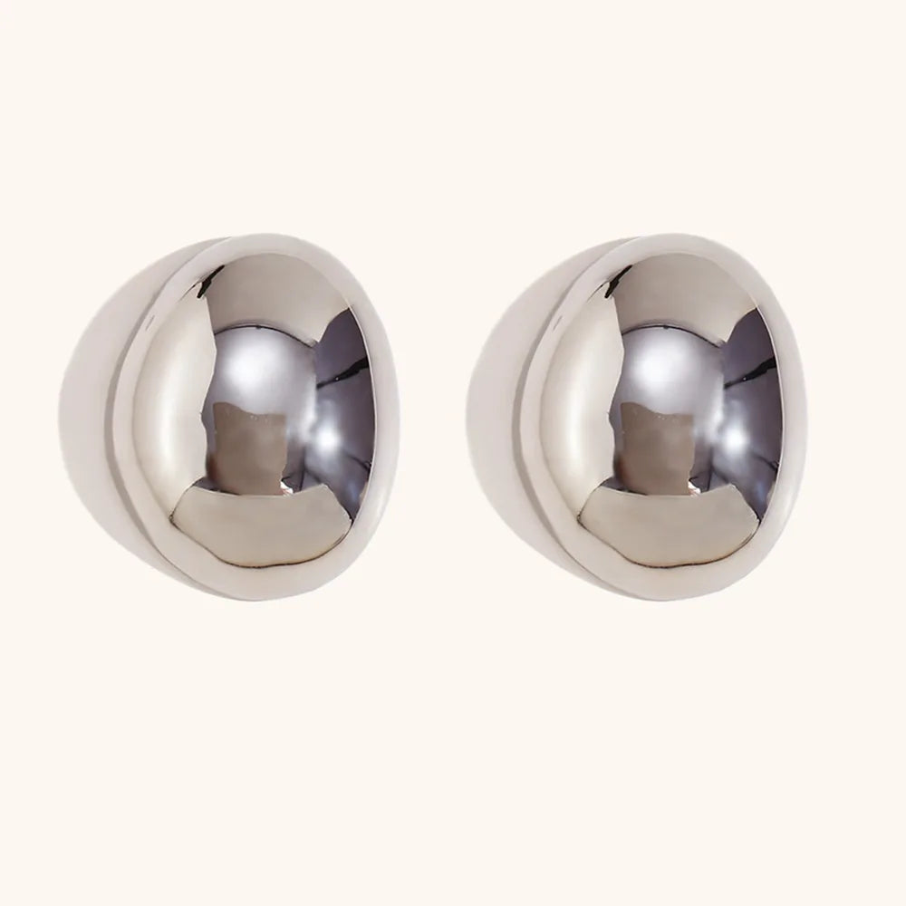 Brinco de Pino Oval Polido com Banho Ouro 18K