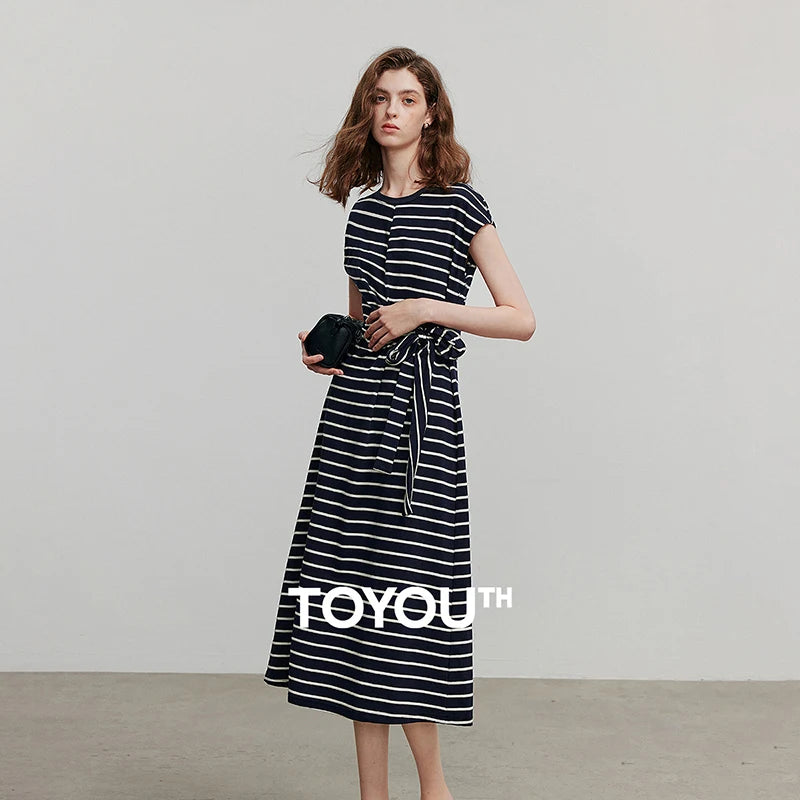 Vestido Midi Listrado de Malha Manga Curta