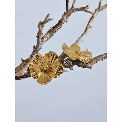 Brinco Flor em Aço Inoxidável com Banho PVD