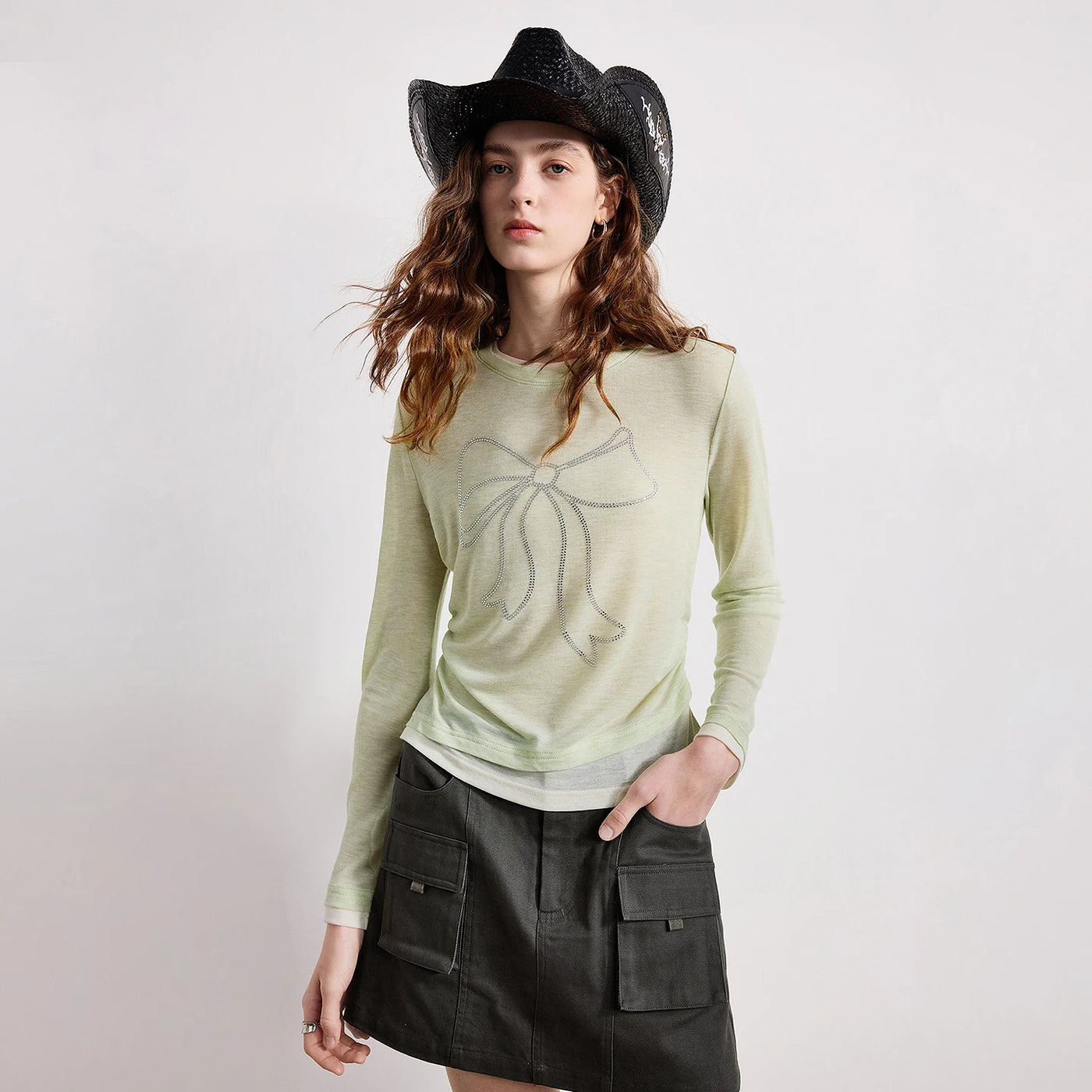 Blusa Feminina de Lã Efeito Duas Peças com Laço e Strass