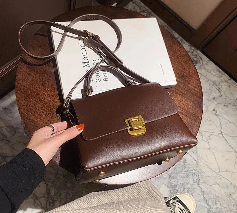 Bolsa Transversal Feminina de Couro PU Vintage com Fecho Dourado