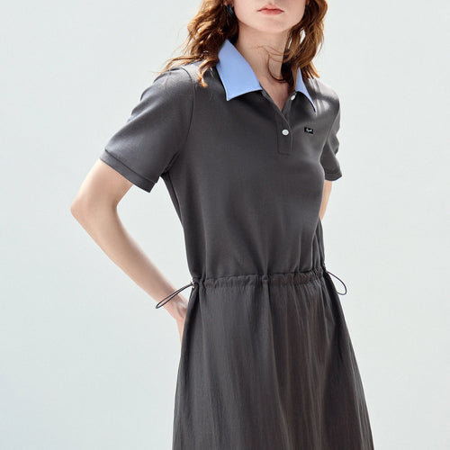 Vestido Polo Curto Bicolor com Ajuste por Cordão