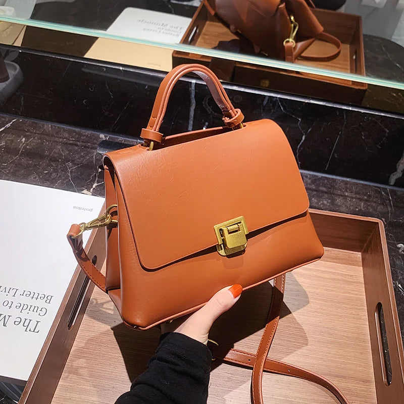 Bolsa Transversal Feminina de Couro PU Vintage com Fecho Dourado