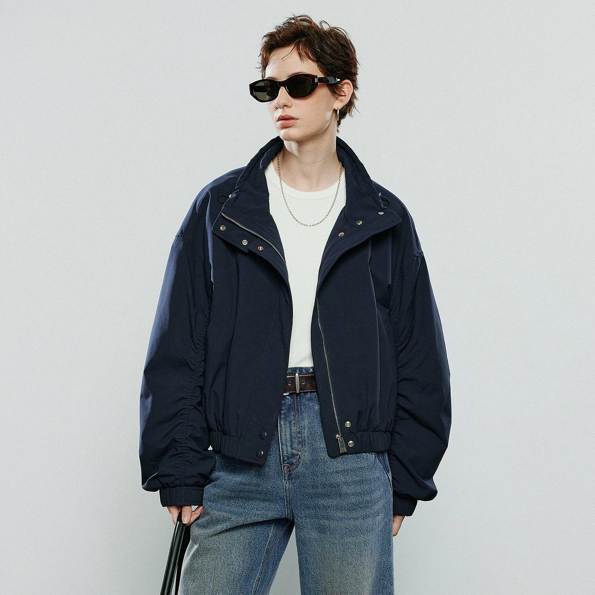 Jaqueta Feminina Acolchoada Azul-Marinho com Gola Alta