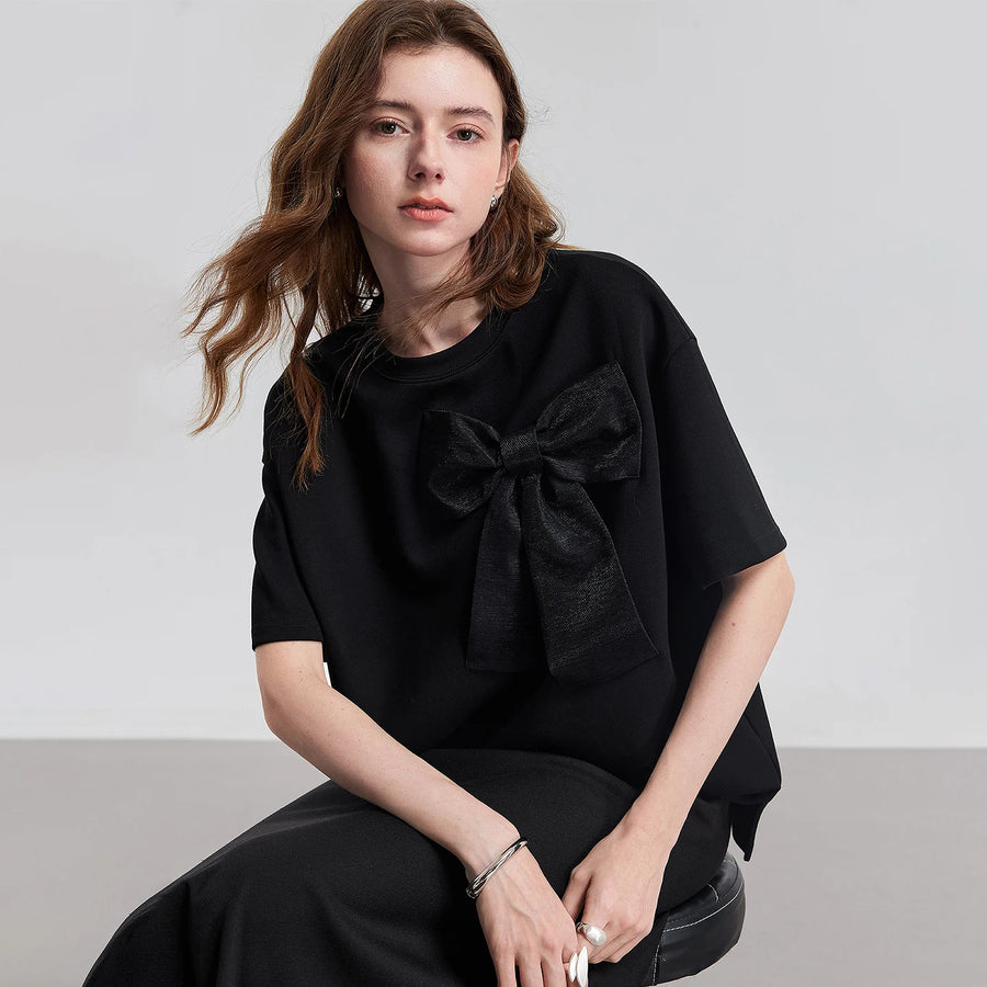 Camiseta Feminina Oversized com Laço e Gola Redonda