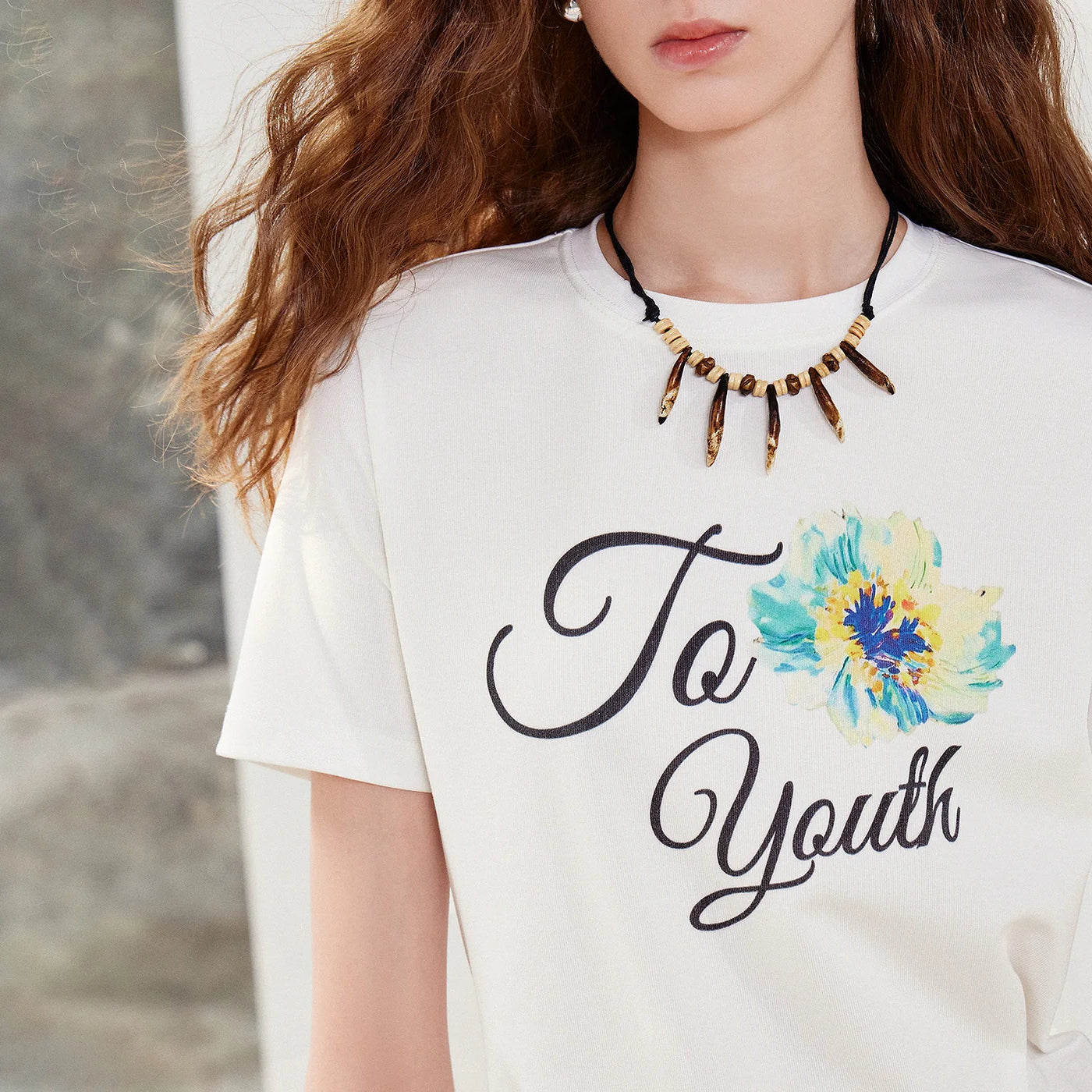 Camiseta Feminina de Liocel com Estampa Artística