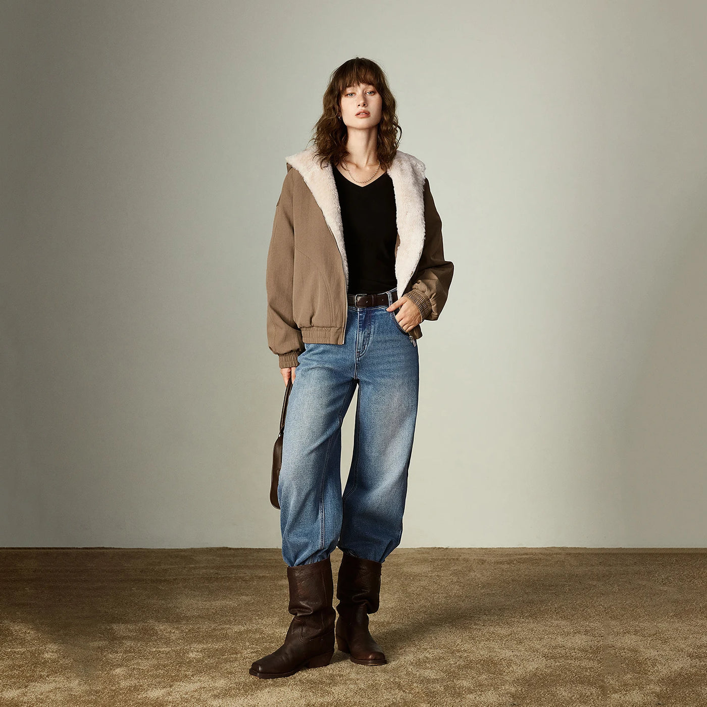 Jaqueta Feminina Acolchoada com Capuz Estilo Barn