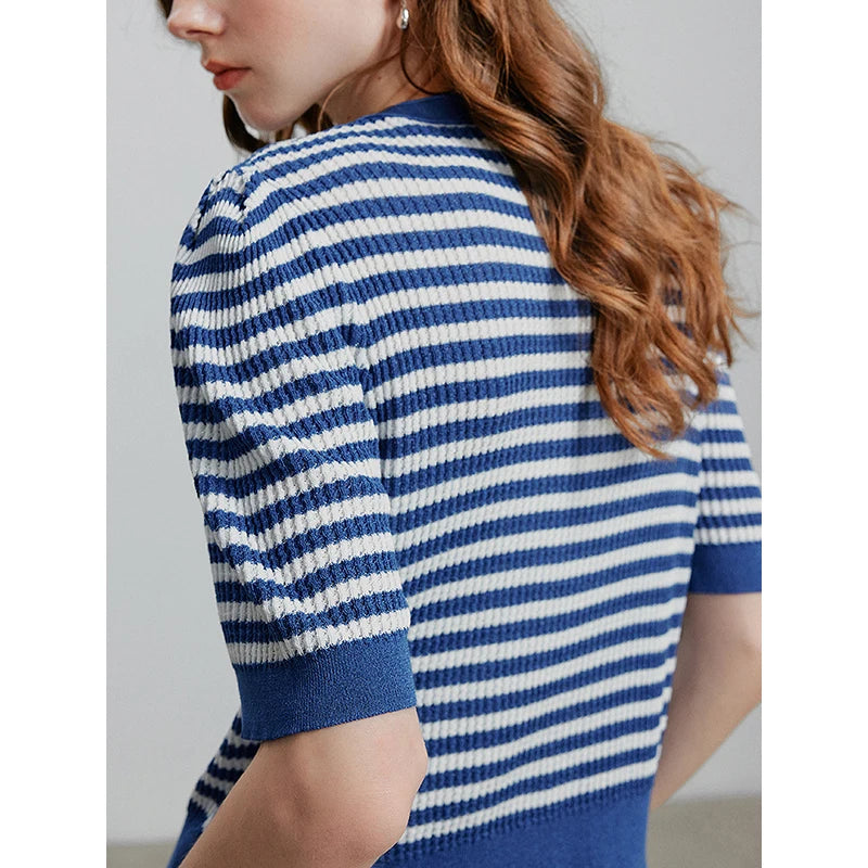 Blusa Feminina de Tricô Leve Manga Curta