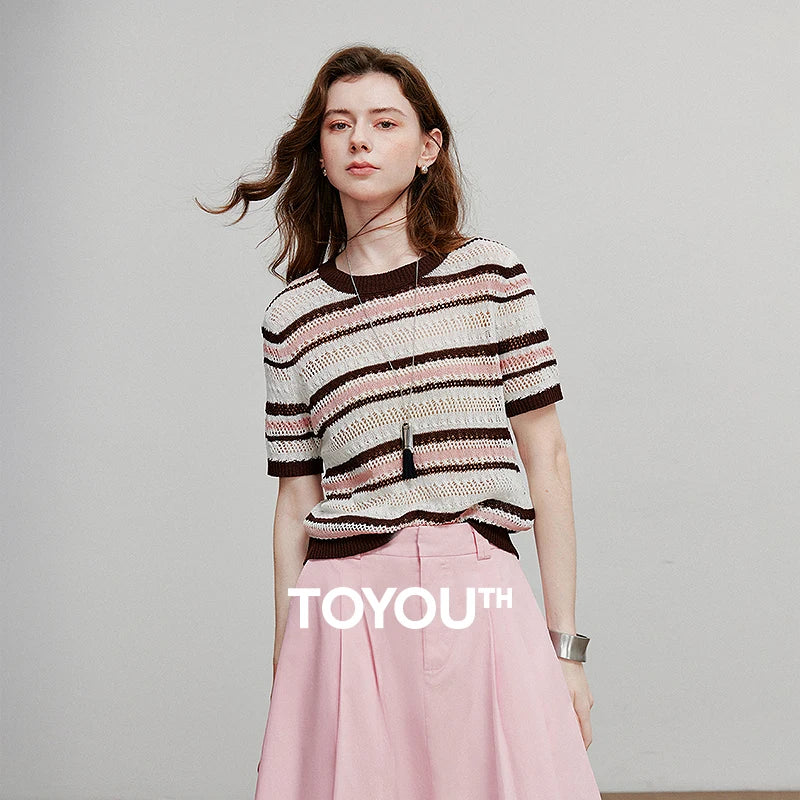 Blusa de Tricô Listrada Manga Curta e Vazada