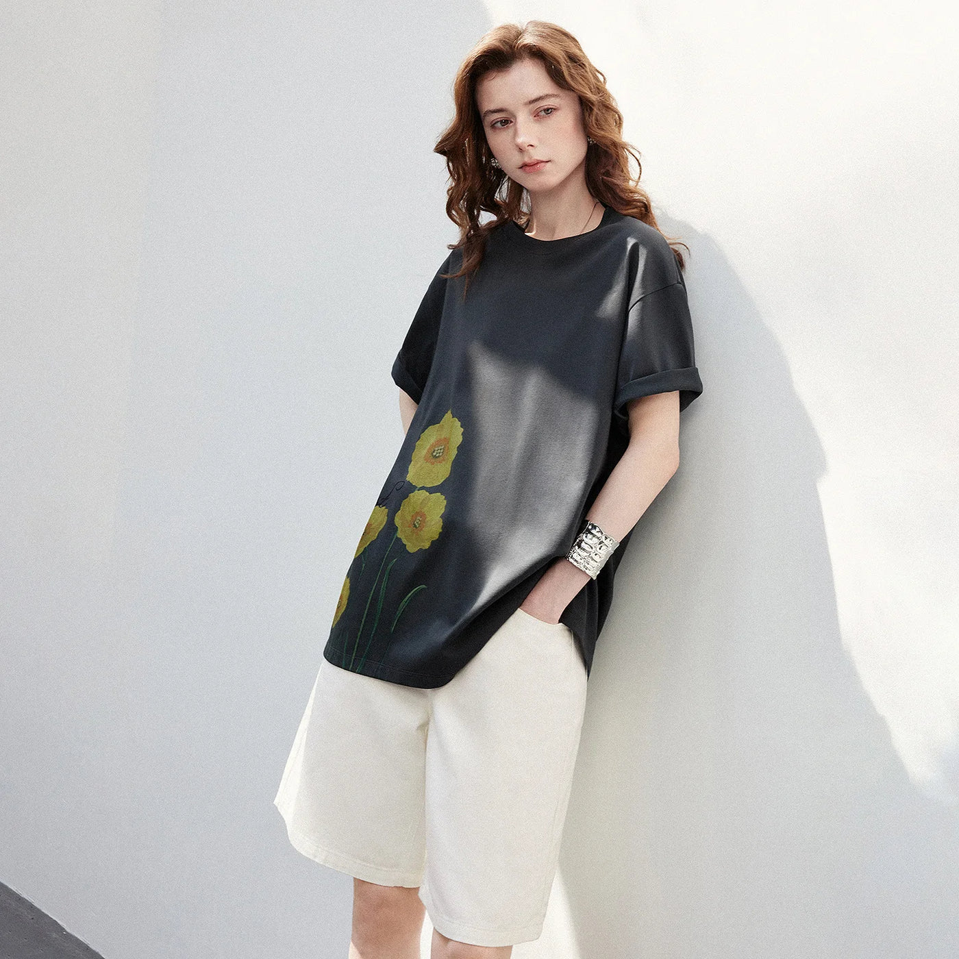 Camiseta Feminina de Algodão com Estampa Floral Amarela