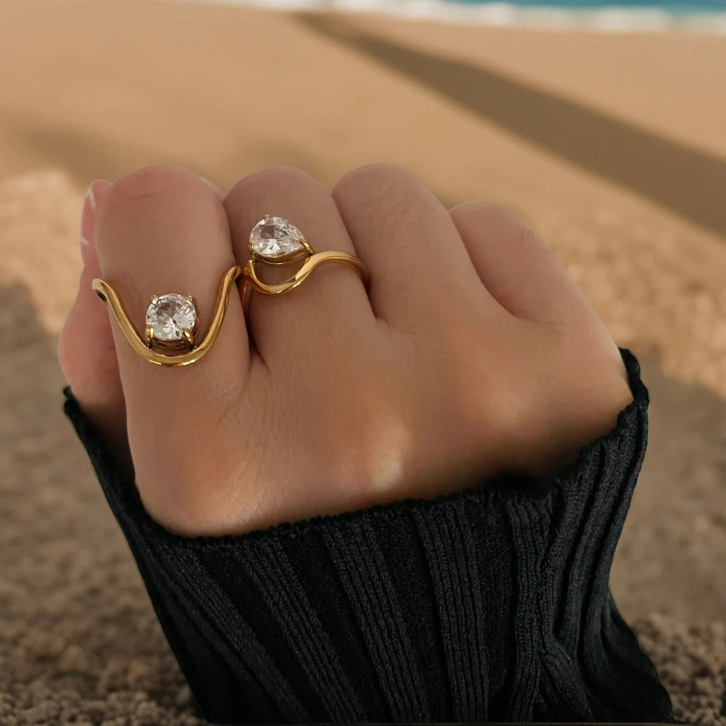 Anel Gota e Círculo com Zircônia e Banho Ouro 18K