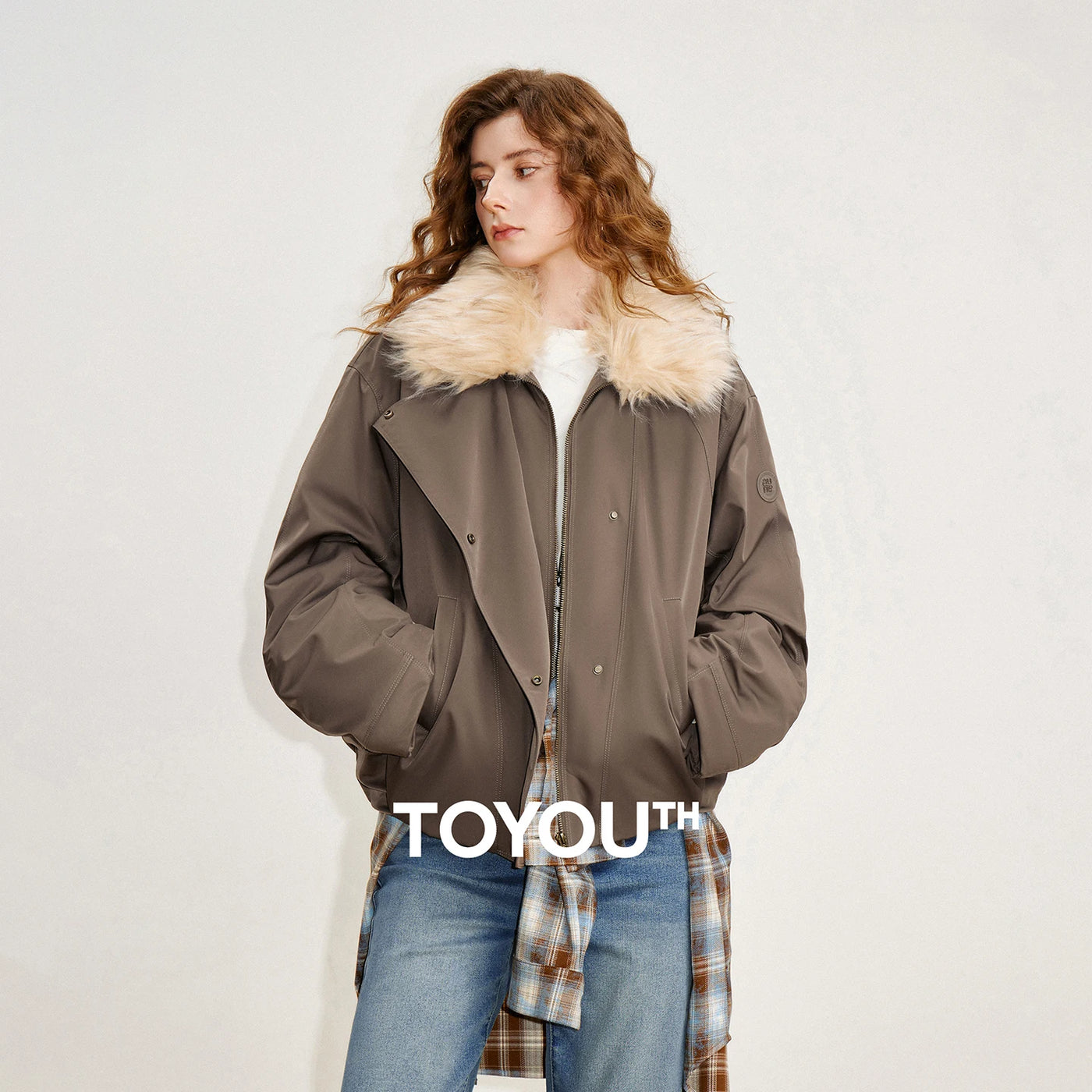 Jaqueta Puffer Feminina com Gola de Fleece Café