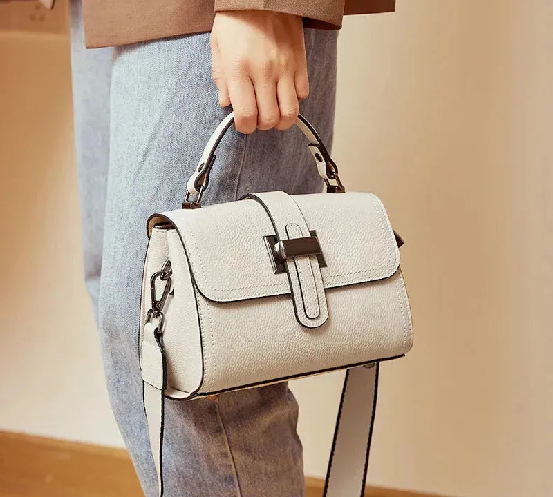 Bolsa feminina pequena de couro legítimo transversal quadrada com alça única