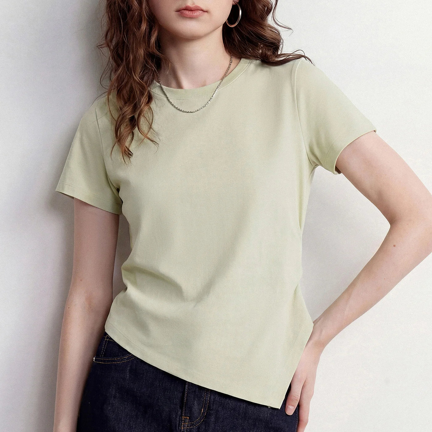 Camiseta Feminina de Algodão com Cintura Franzida Assimétrica
