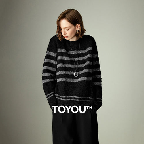 Suéter Listrado com Fio Metalizado e Textura Bouclé
