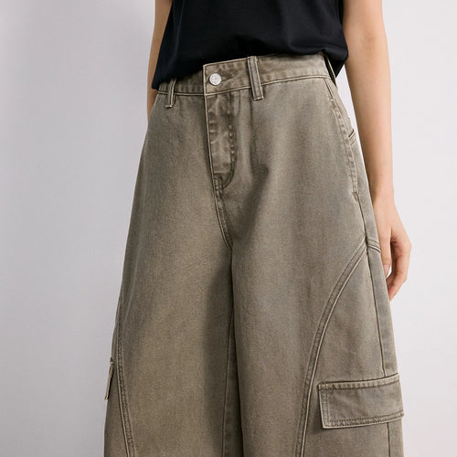 Calça Jeans Feminina Barrel com Recortes