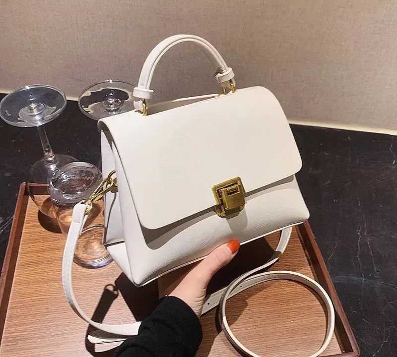 Bolsa Transversal Feminina de Couro PU Vintage com Fecho Dourado Beige 22x16x10cm