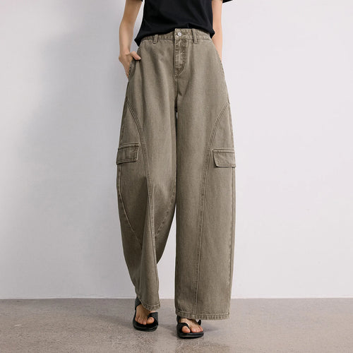 Calça Jeans Feminina Barrel com Recortes
