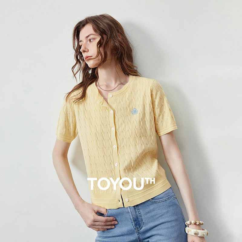 Blusa Feminina de Tricô Trançado com Bordado College