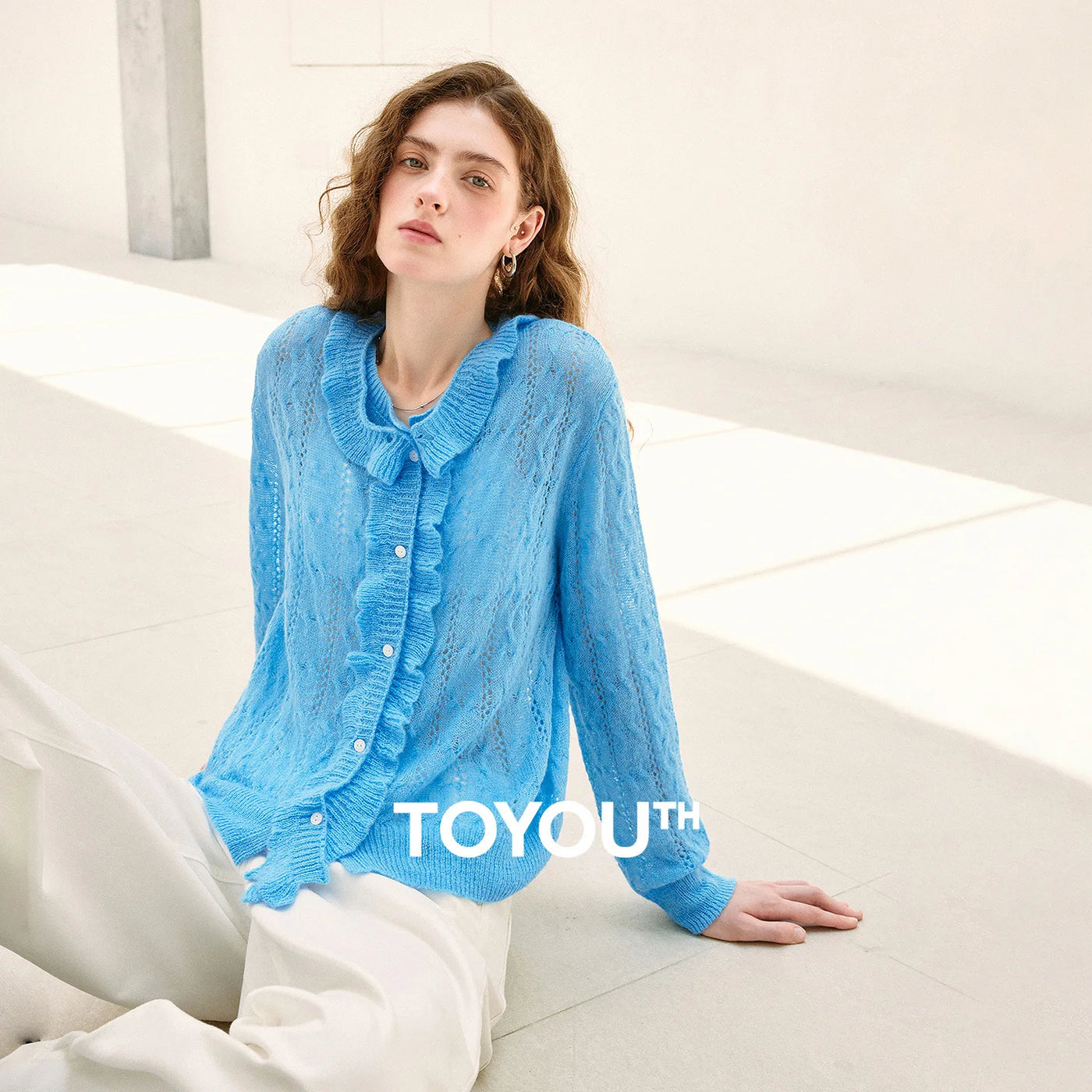 Blusa Feminina de Tricô com Renda Removível e Lã