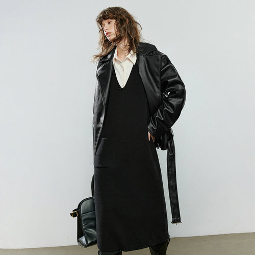 Vestido Colete Preto de Malha com Decote V e Bolsos