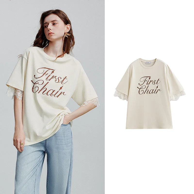 Camiseta Feminina Alongada com Letras e Renda