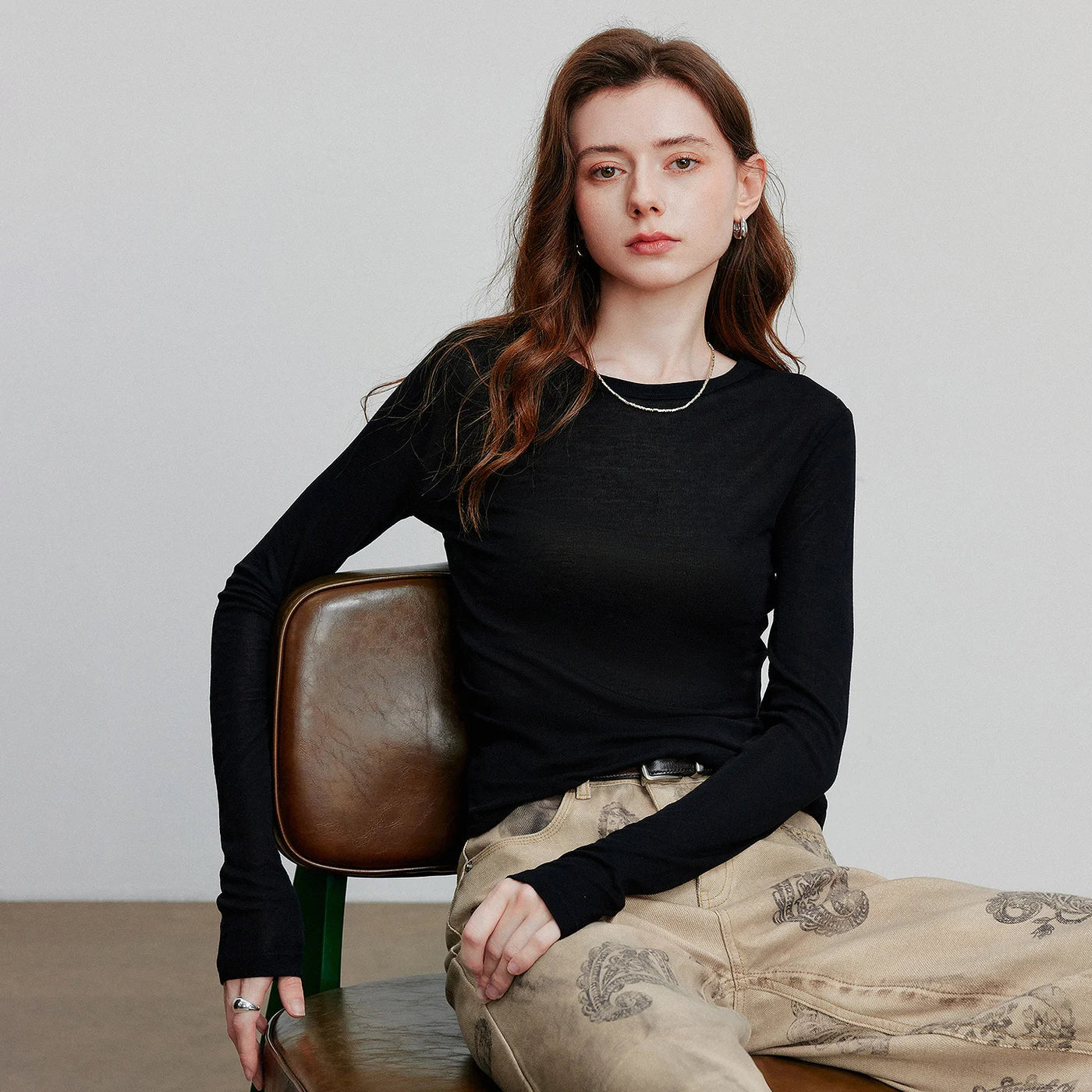 Blusa Feminina de Liocel e Lã Assimétrica Manga Longa