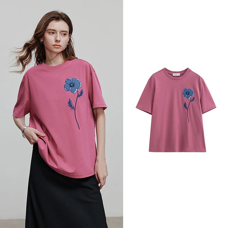 Camiseta Feminina de Algodão com Bordado Floral