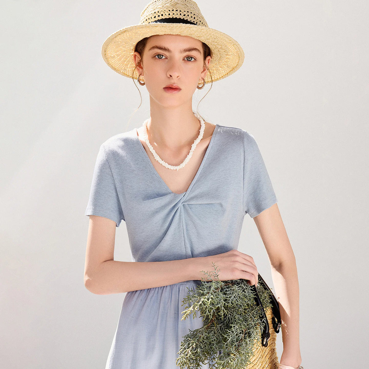 Vestido Midi Bicolor com Decote V e Efeito Duas Peças